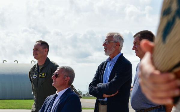 Belluno community leaders visit 31FW