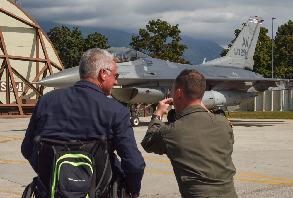 Belluno community leaders visit 31FW