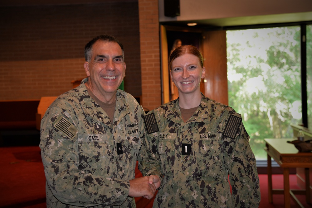 NMFL Commander Visits NMRTC Charleston