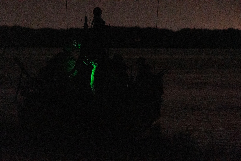 Marine Raiders conduct nighttime amphibious assault during Exercise Raven