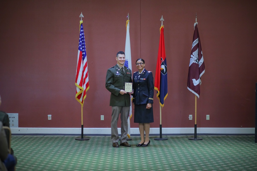 Fort Campbell DENTAC Conducts Dental Residency Graduation