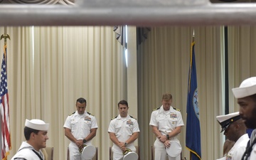 Mobile Diving and Salvage Unit Two Hosts Change Of Command Ceremony