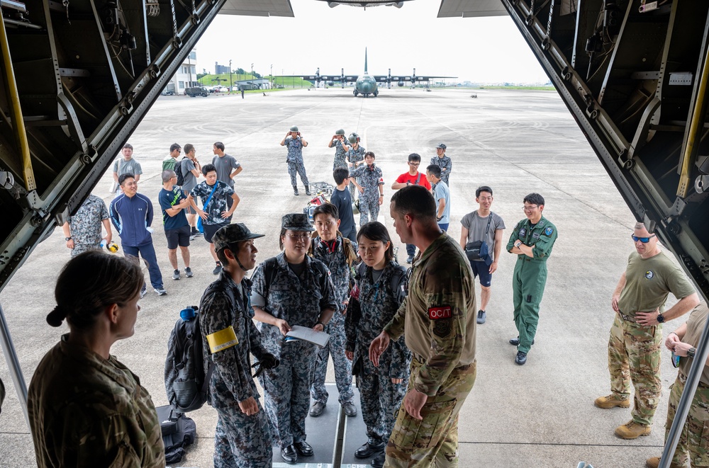 Multilateral Aeromedical Evacuation training during Mobility Guardian 2023