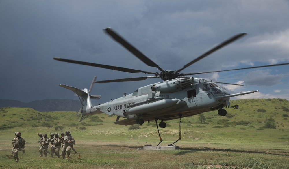 Joint Ivy Soldier and Marine Corps Sling-load Training Exercise