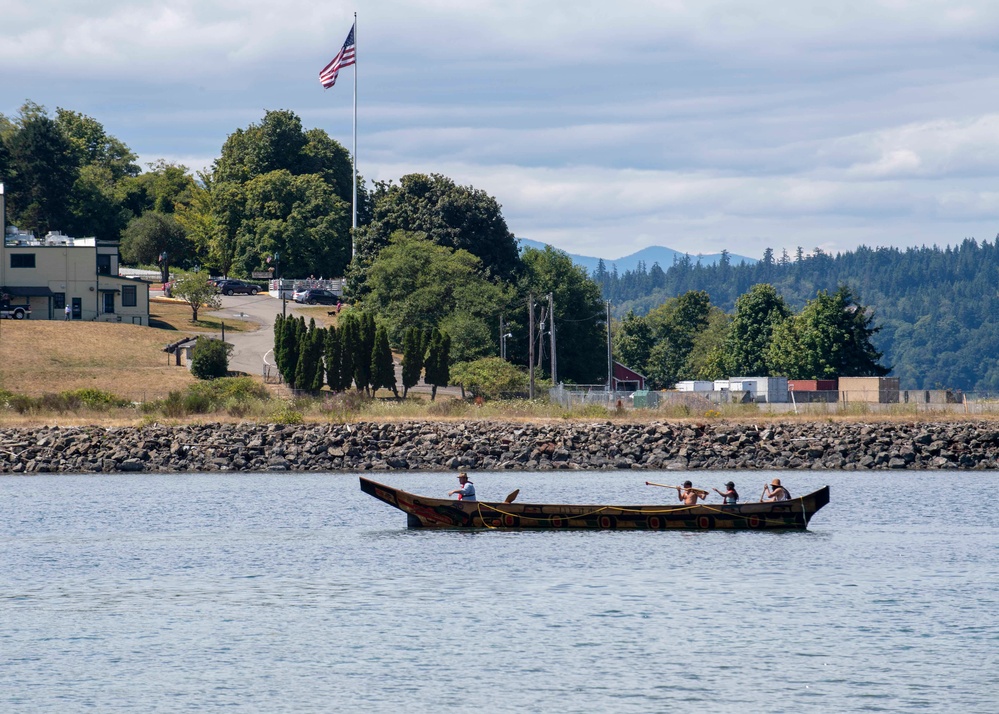 Sailors Assist in Port Gamble S'klallam Tribe Canoe Landing