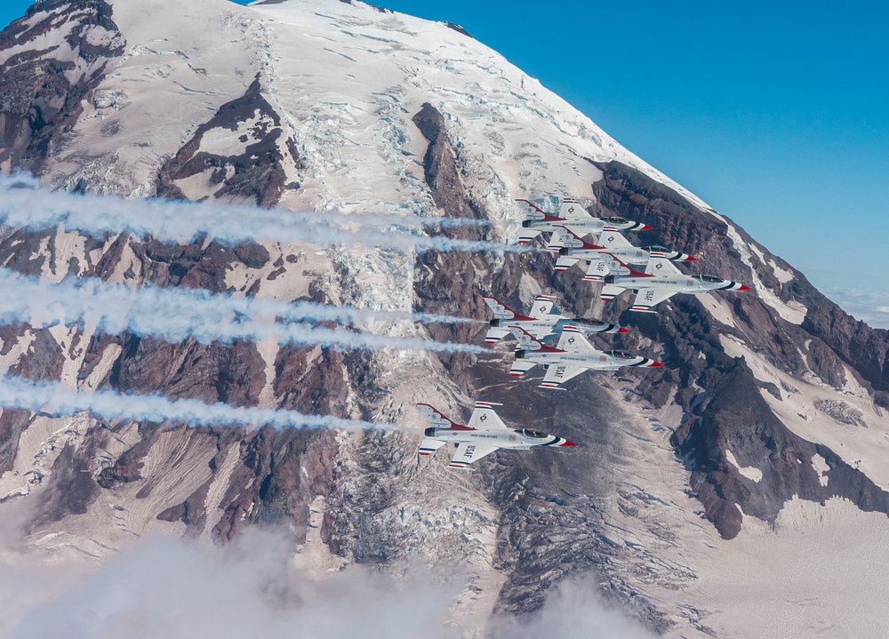 Thunderbirds fly over Mount Rainier