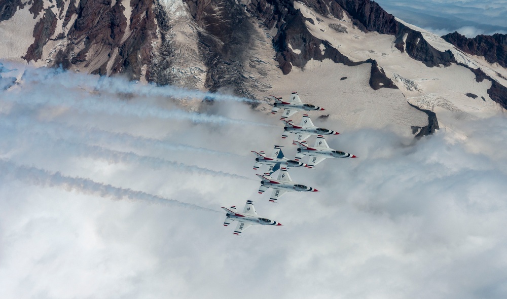 Thunderbirds fly over Mount Rainier