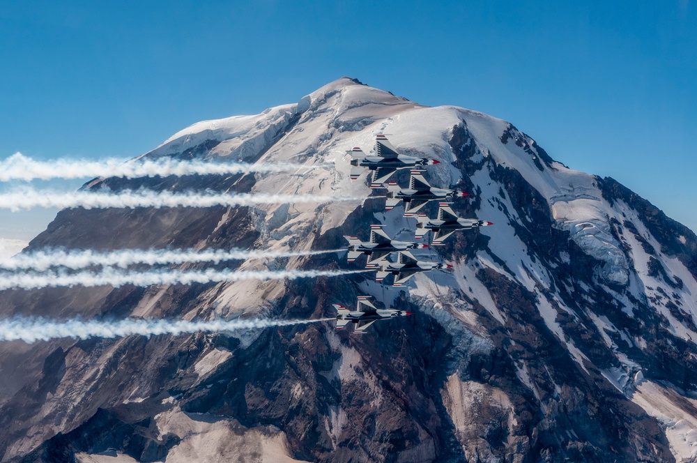 Thunderbirds fly over Mount Rainier