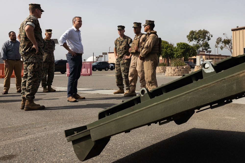 Under Secretary of the Navy Visits I MEF