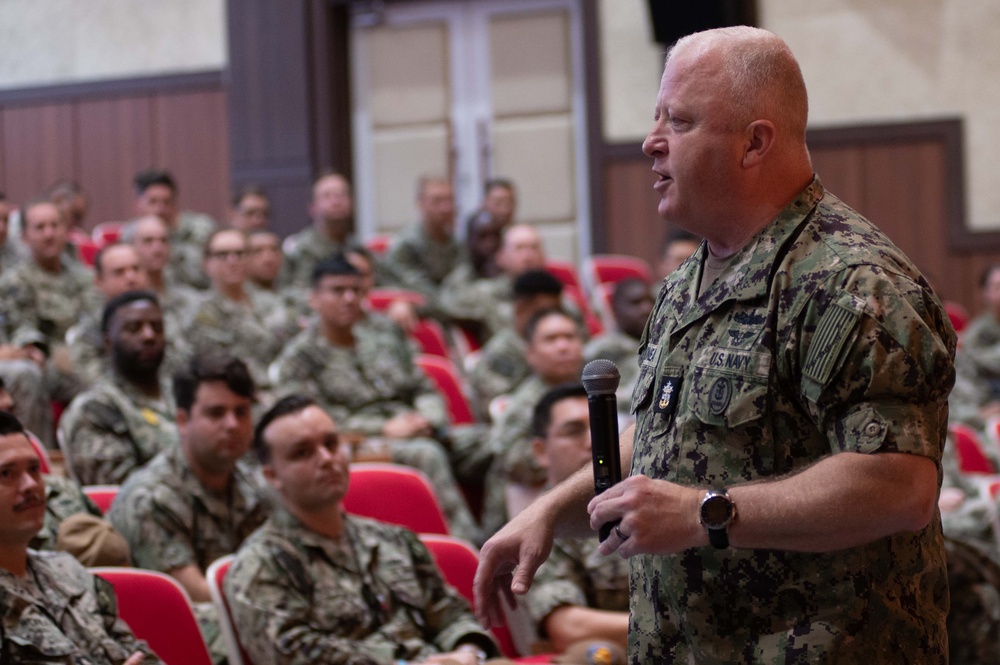 MCPON Honea Visits 7th Fleet