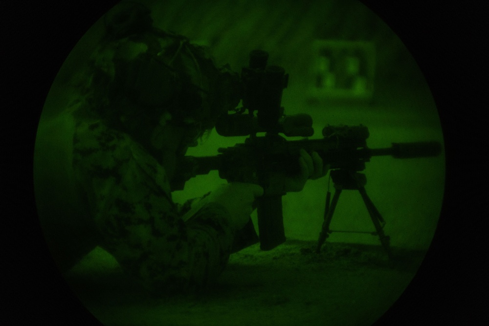 KMEP 23.3: U.S. Marines conduct low-light battlesight zero