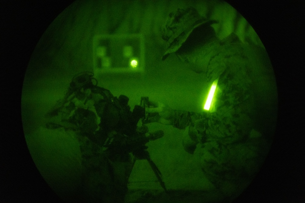 KMEP 23.3: U.S. Marines conduct low-light battlesight zero
