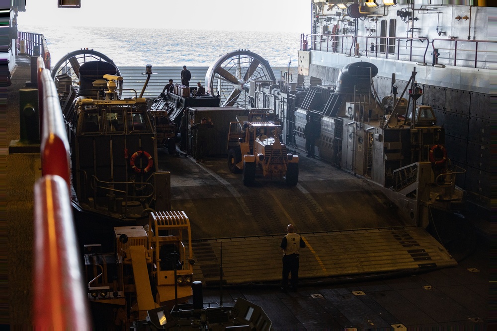 The BAT ARG/26th MEU(SOC) Cross-Decks At-Sea to Prepare for Distributed Operations