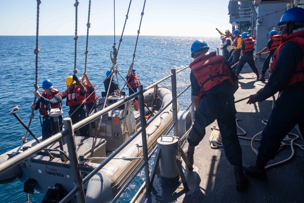 Sailors Recover a RHIB Aboard USS Antietam (CG 54)