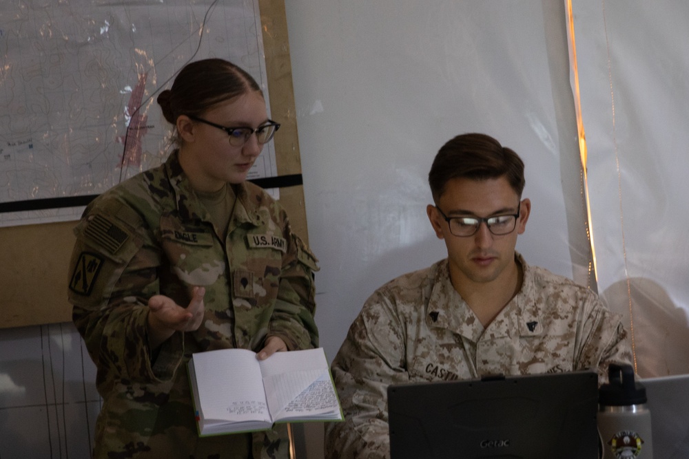 Marines and soldiers work together during Desert Tempest 23