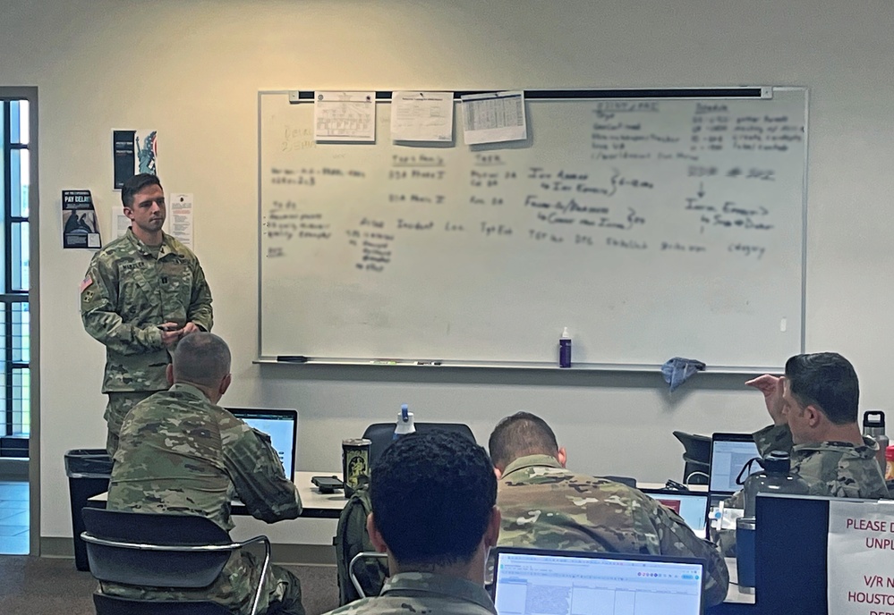 Army Reserve Soldiers Brainstorm Solutions on Data Recognition