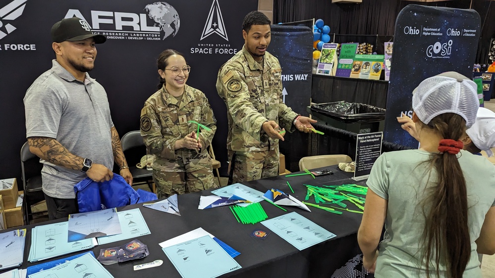 AFRL at Ohio State Fair's Lausche Youth Exploration Space