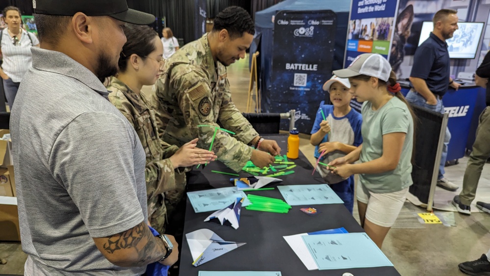 AFRL at Ohio State Fair's Lausche Youth Exploration Space