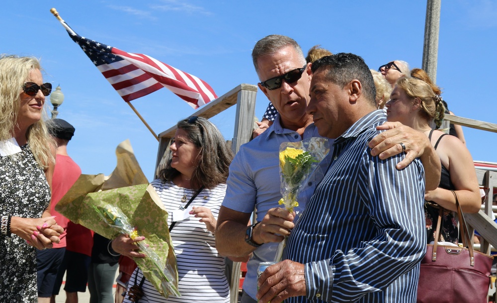 Illinois National Guard Gold Star Families Enjoy Chicago Fire Boat Tour and Each Other