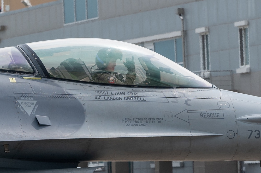 Wolf Pack trains on ground, in the sky with ROKAF fighter squadron