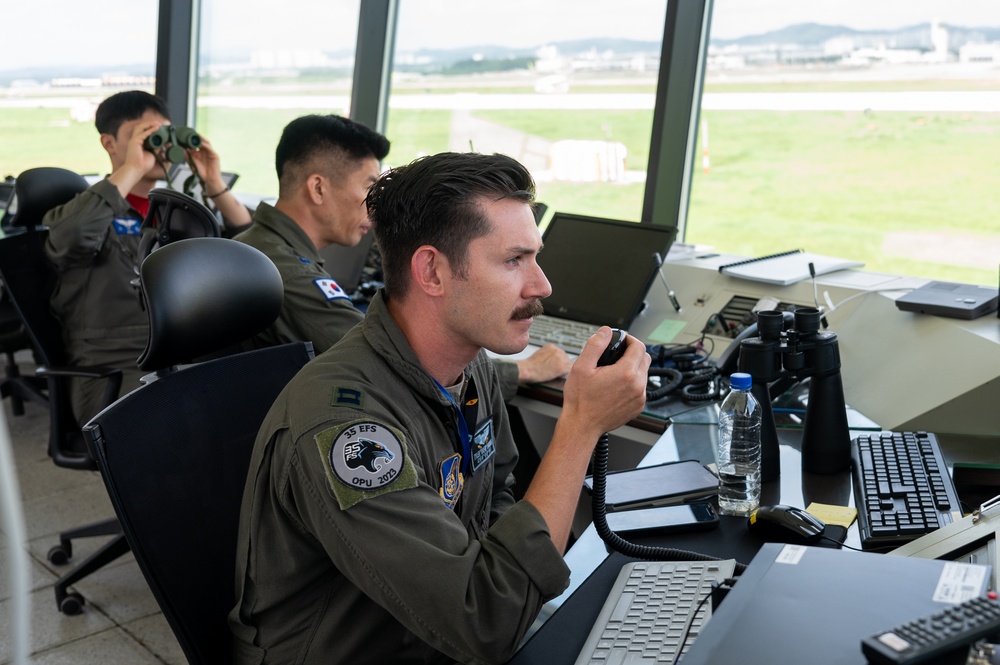 Wolf Pack trains on ground, in the sky with ROKAF fighter squadron