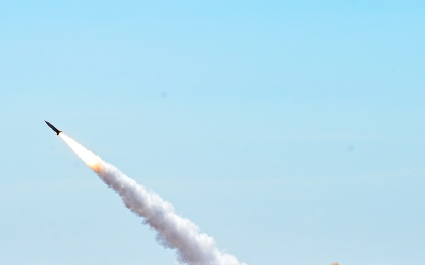 Australian Army and U.S. Army conduct joint HIMARS live-fire demonstration