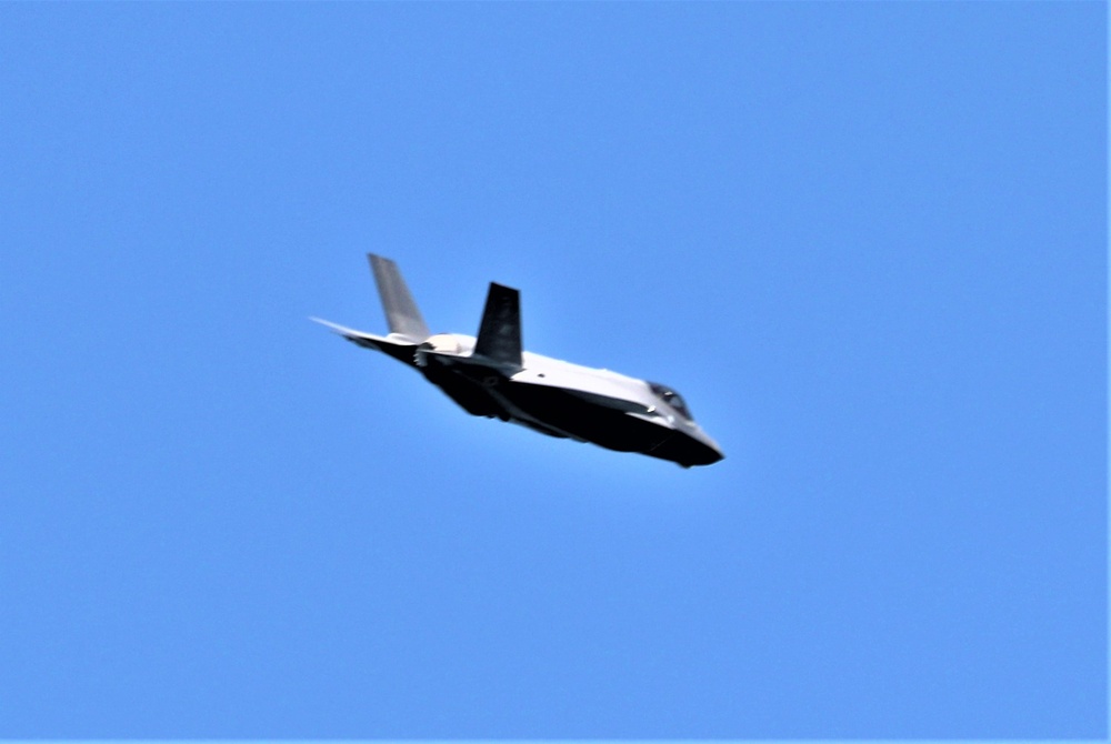 Wisconsin Air National Guard aircraft, crews conduct training practice in Fort McCoy airspace