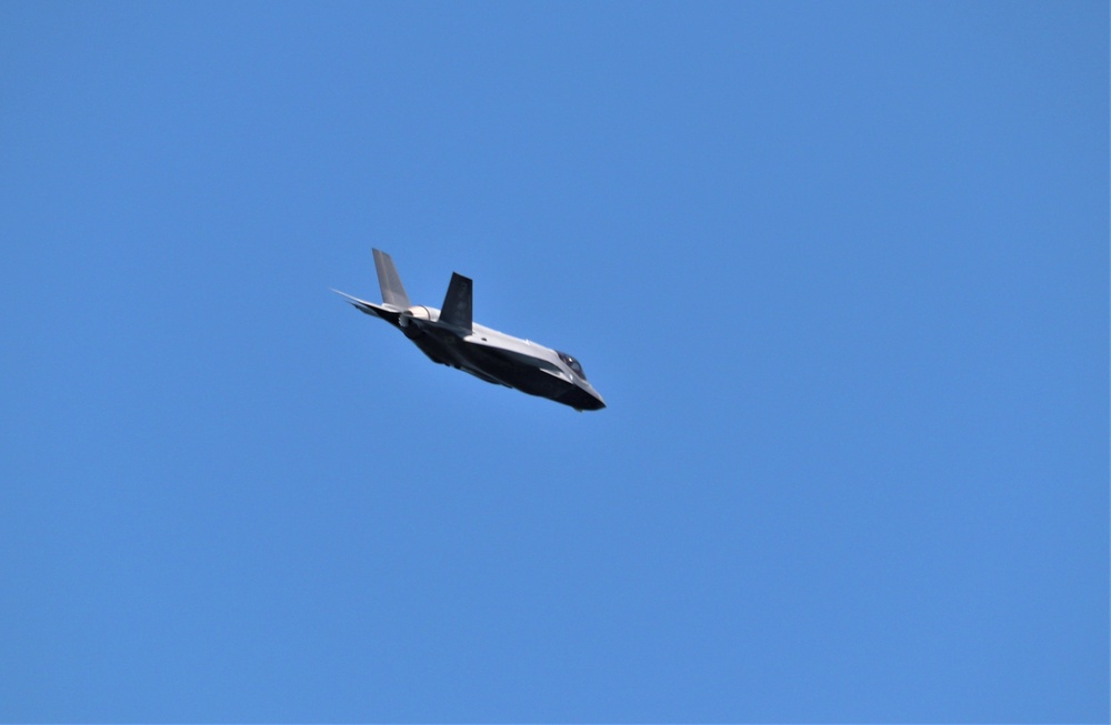 Wisconsin Air National Guard aircraft, crews conduct training practice in Fort McCoy airspace