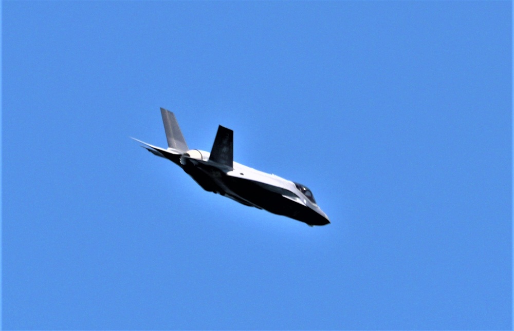 Wisconsin Air National Guard aircraft, crews conduct training practice in Fort McCoy airspace