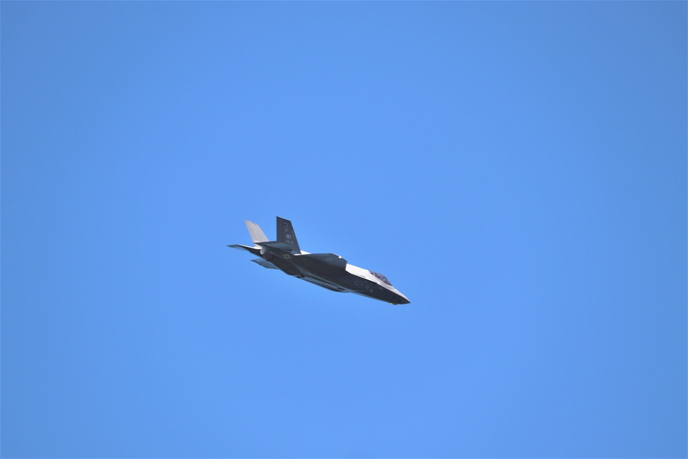 Wisconsin Air National Guard aircraft, crews conduct training practice in Fort McCoy airspace