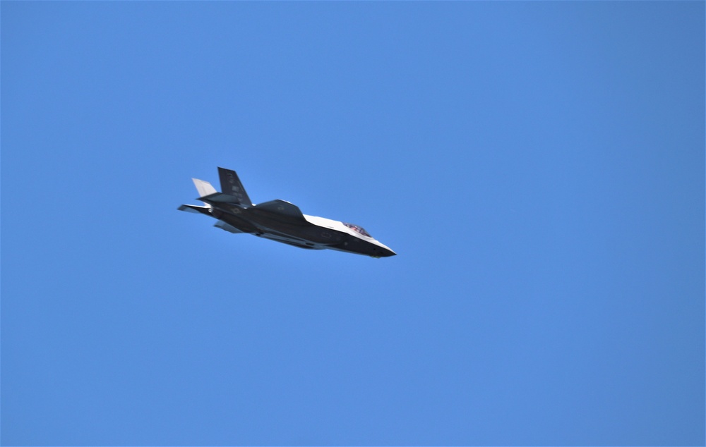 Wisconsin Air National Guard aircraft, crews conduct training practice in Fort McCoy airspace