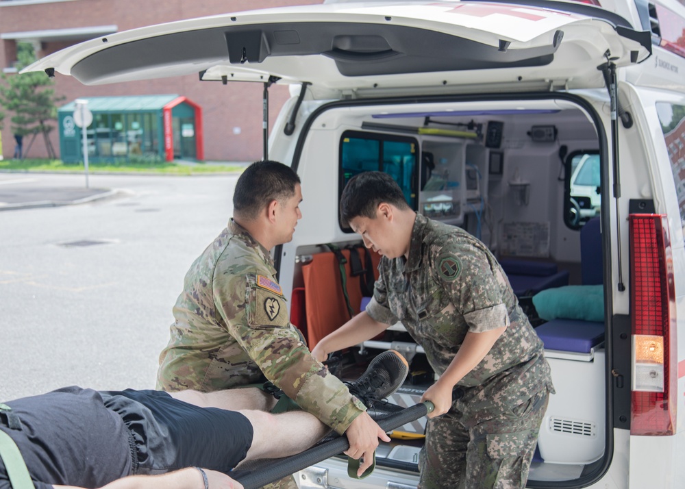 Saving lives together: Eighth Army, ROK Army medics train on trauma care