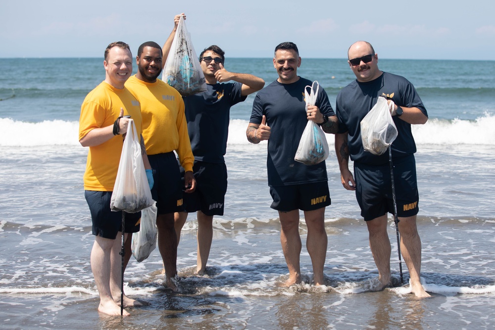 Sailors Assigned to USS Milius Participate in Yuigahama Beach Cleanup