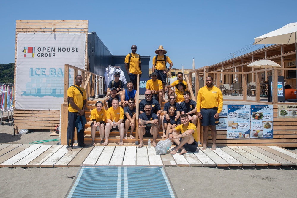 Sailors Assigned to USS Milius Participate in Yuigahama Beach Cleanup