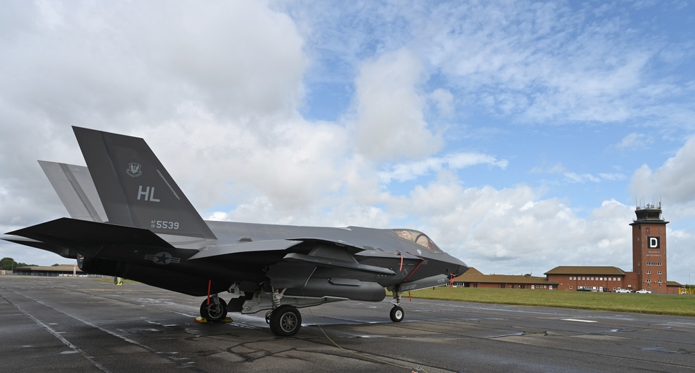 100 ARW hosts, refuels Hill AFB F35s