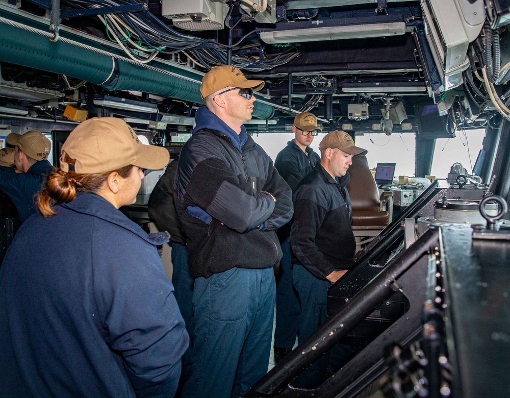 USS Benfold Conducts Routine Operations