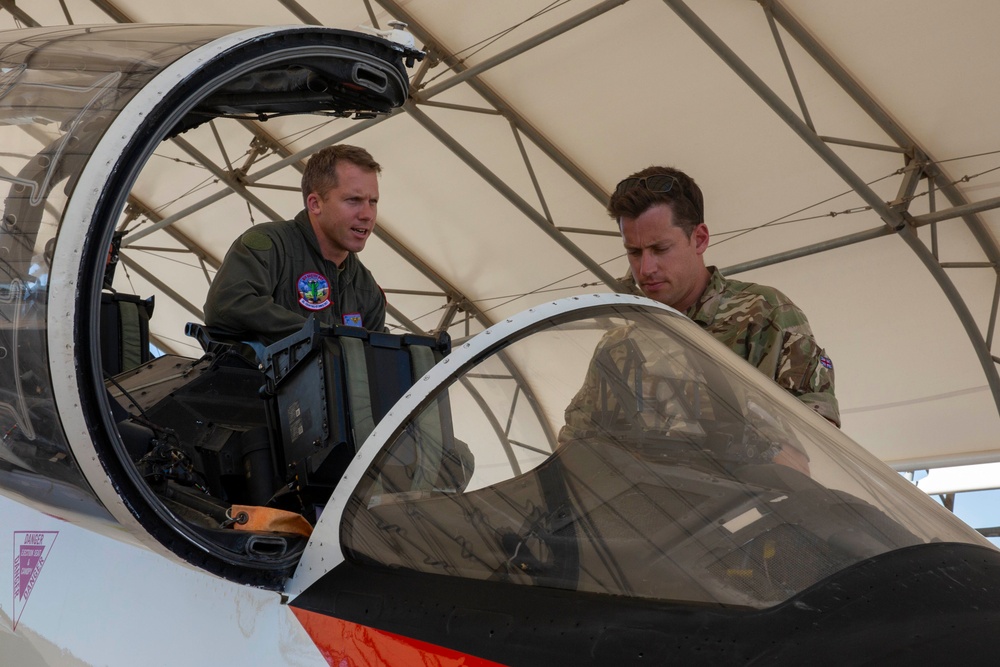 CNATRA squadrons pursue training in EL Centro skies