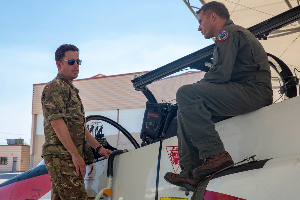 CNATRA squadrons pursue training in EL Centro skies