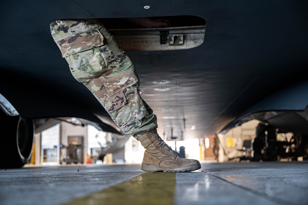 C-17 aircraft structural maintenance technicians perform subfloor refurbishment