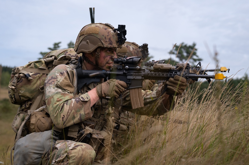 173rd Airborne Brigade Soldiers Engage Simulated Enemy