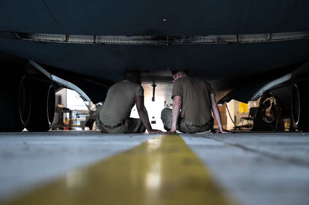 C-17 aircraft structural maintenance technicians perform subfloor refurbishment