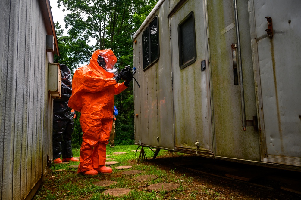 21st WMD-CST trains at at the New Jersey Vietnam Veterans' Memorial