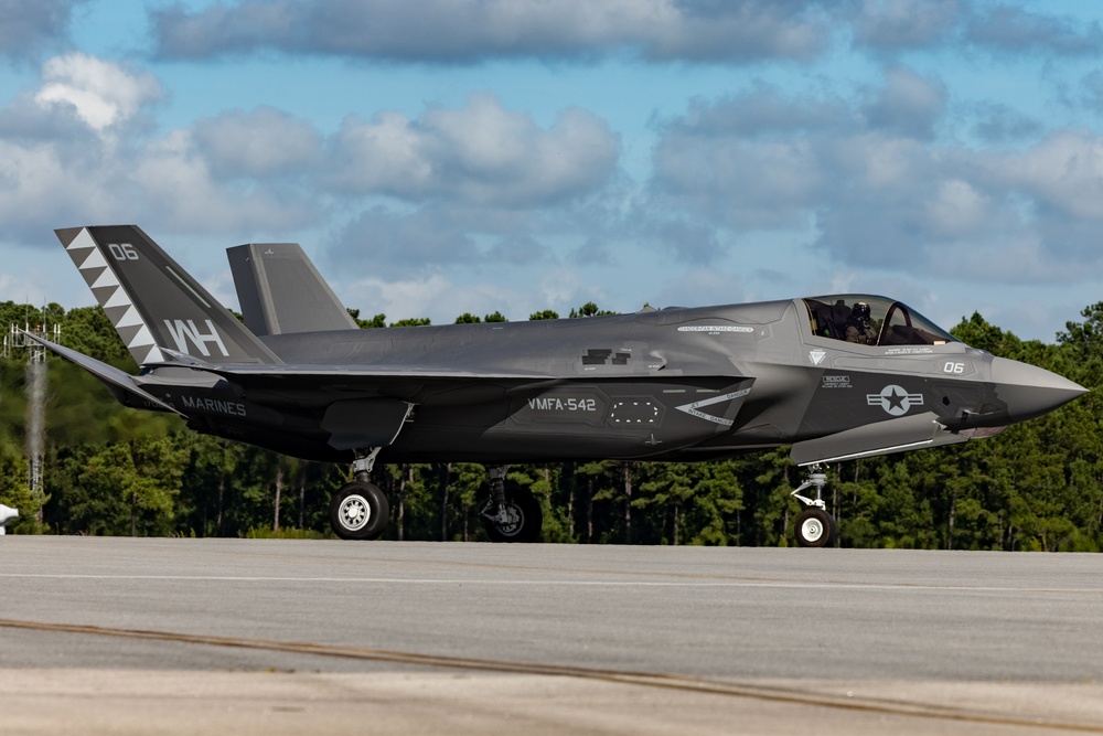 U.S. Marines with VMFA-542 conduct air operations with U.S. Air Force in Exercise Razor Talon