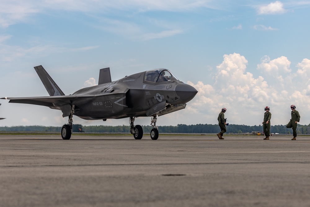 U.S. Marines with VMFA-542 conduct air operations with U.S. Air Force in Exercise Razor Talon