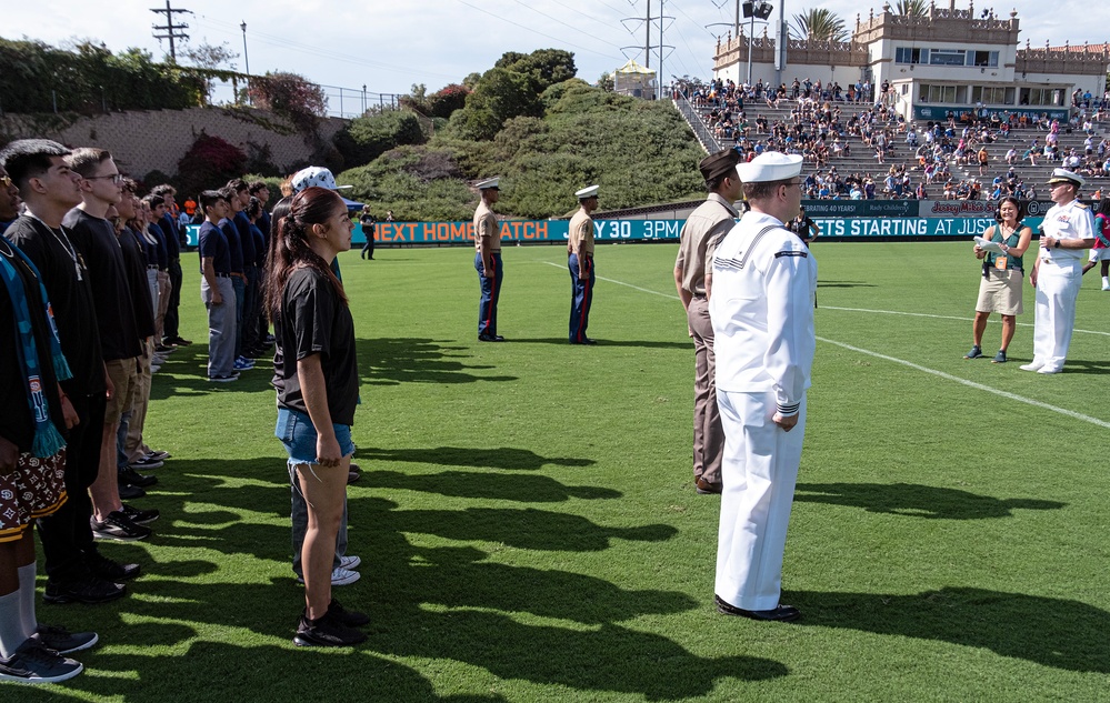 CNRSW Enlists Future Service Members at San Diego Loyal Military Appreciation Night