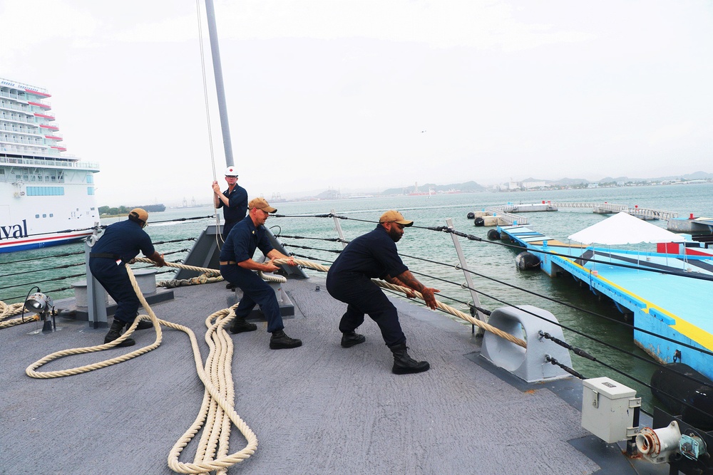 USS Detroit Underway Ops