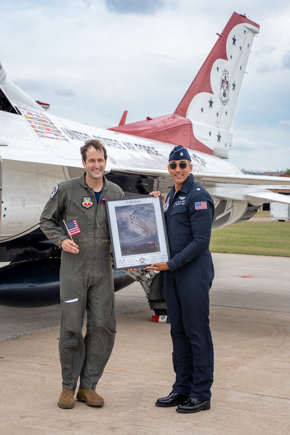 USAF Thunderbirds recognize Hometown Hero in Sioux Falls