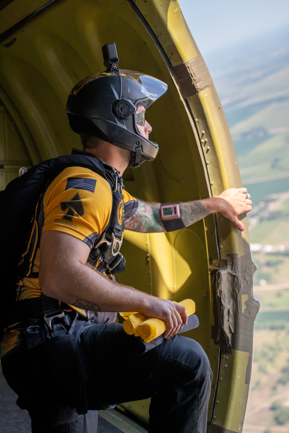 USSOCOM &quot;Para-Commandos Drop in to the Sioux Falls Airshow