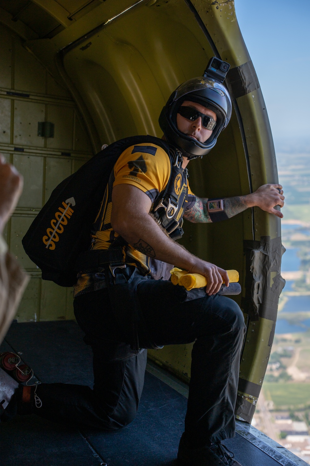 USSOCOM &quot;Para-Commandos Drop in to the Sioux Falls Airshow