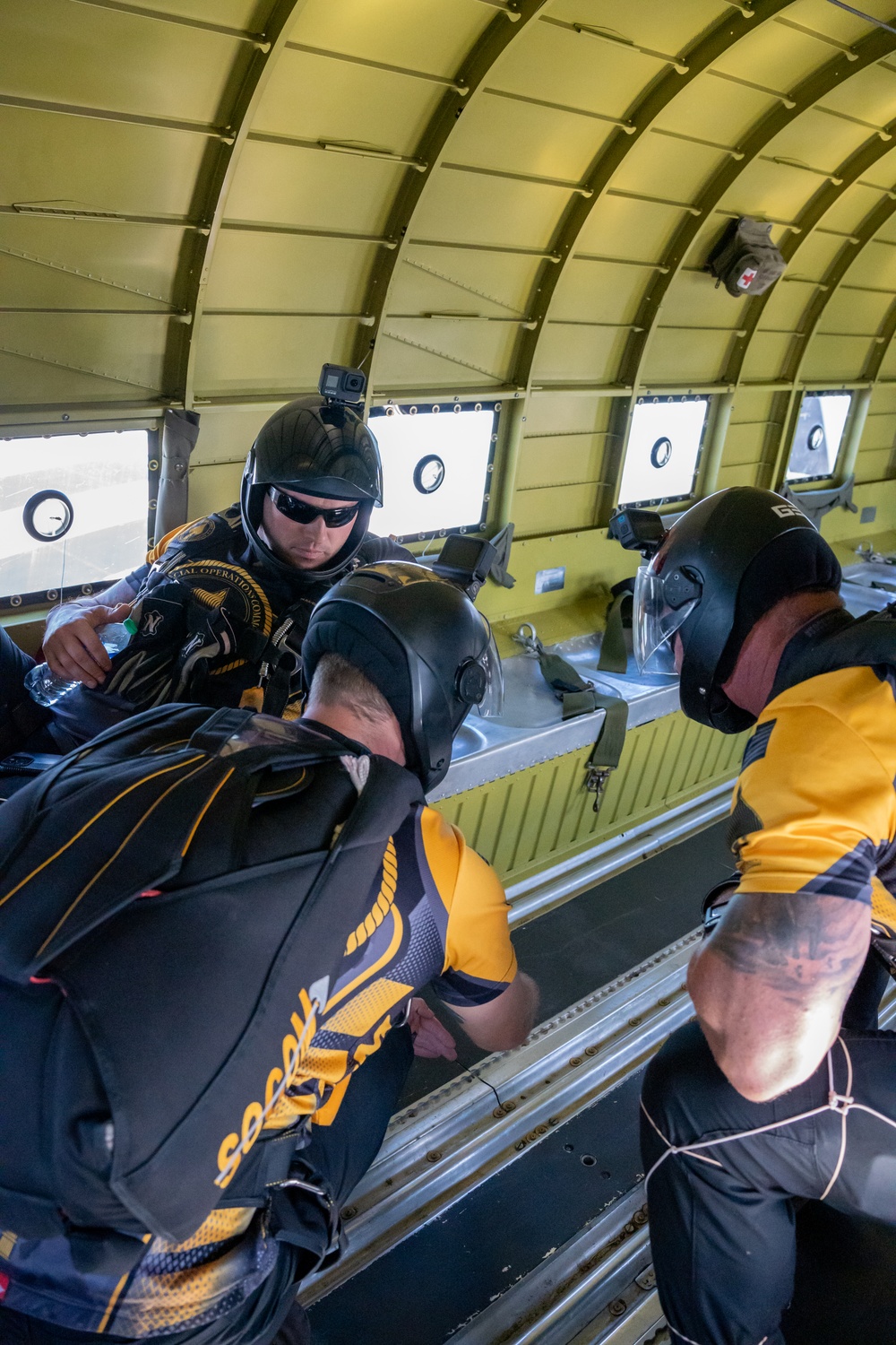 USSOCOM &quot;Para-Commandos Drop in to the Sioux Falls Airshow